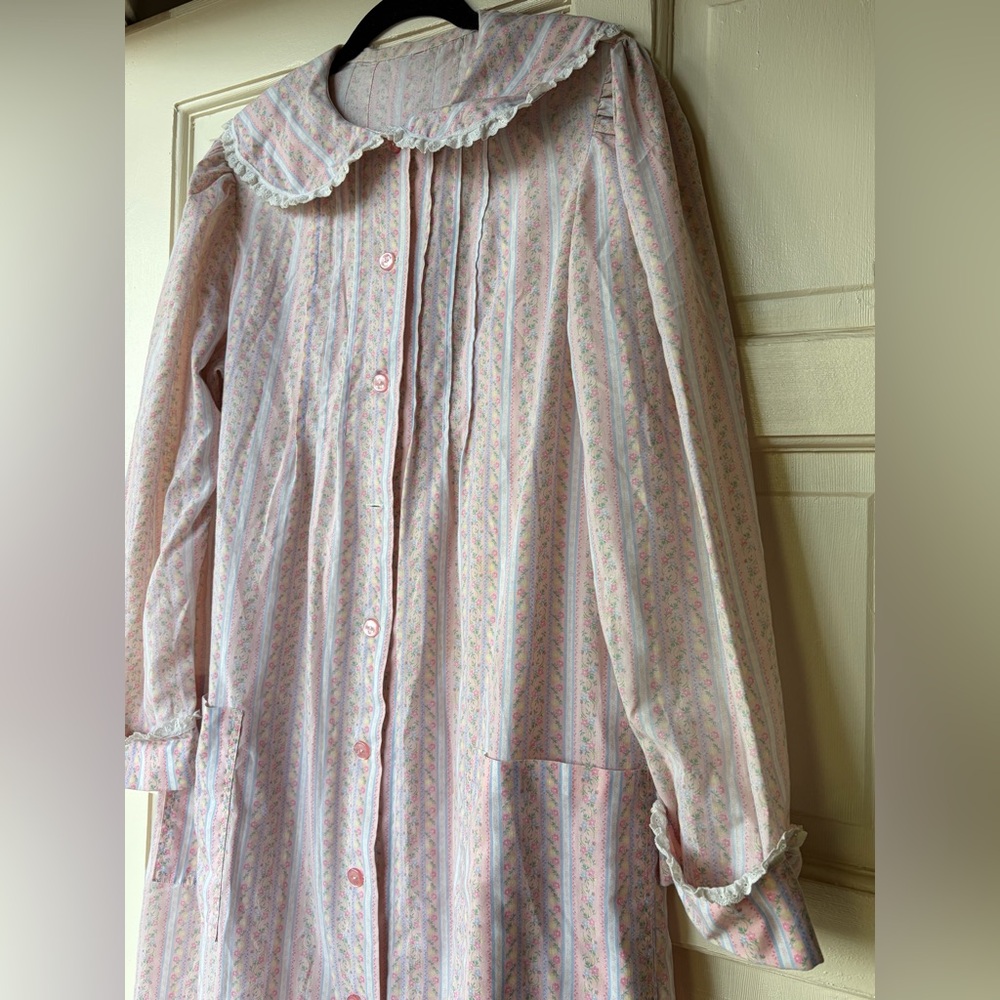 Vintage handmade nightgown - Picture 3 of 4
